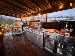 3 - Spectacular Views - Pizza Oven & BBQ